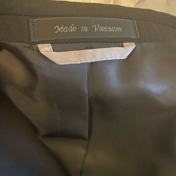 Size 14 US Boys Modern Classic Black Blazer Suit Jacket. Andrew Marc. Like new! - Picture 6 of 7